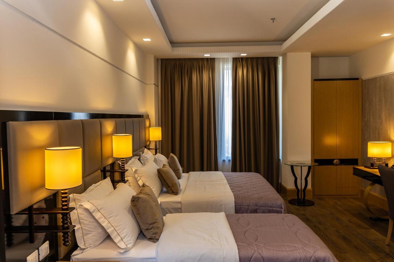 Hotel Golden Palace شكودر المظهر الخارجي الصورة