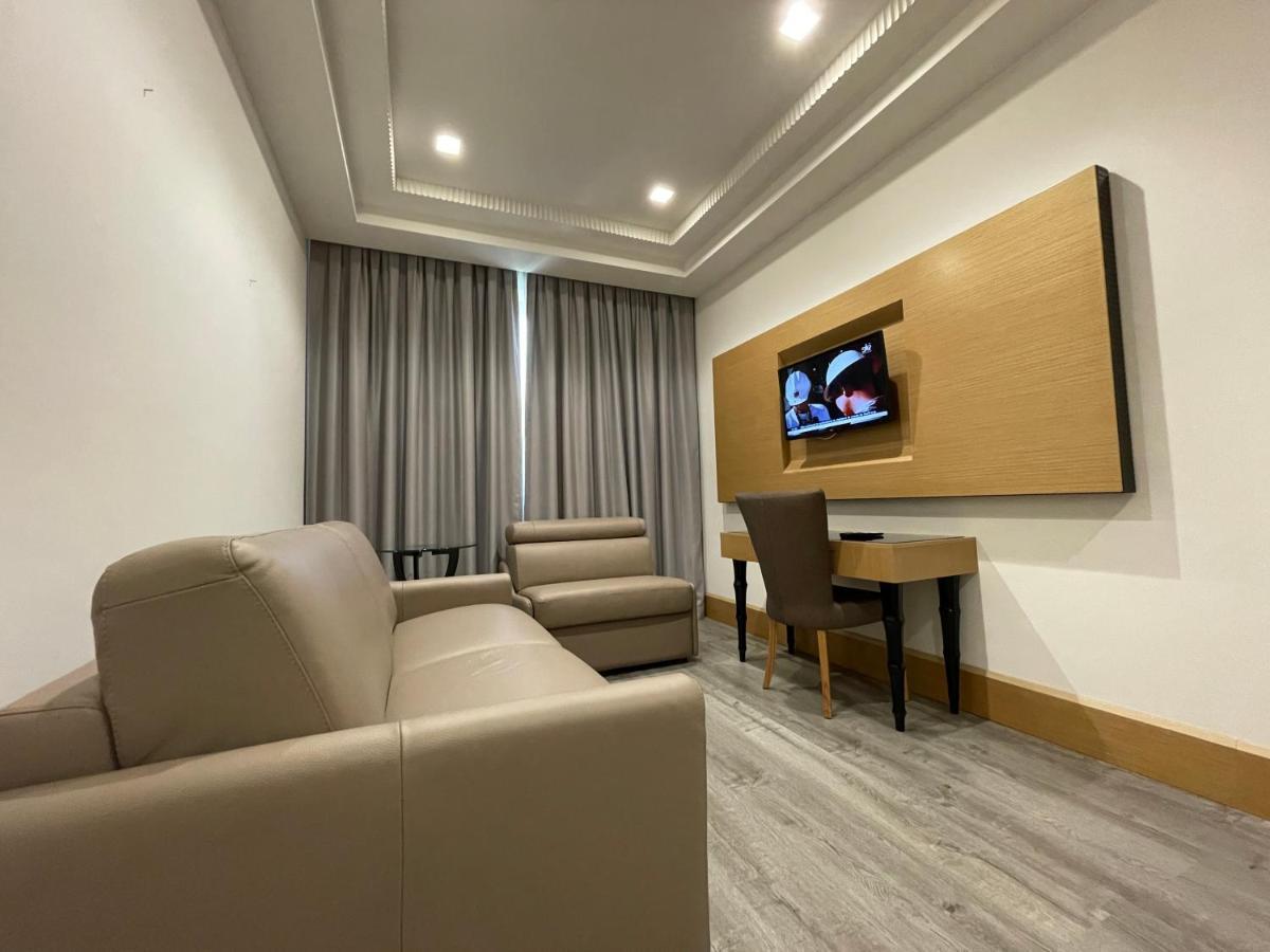 Hotel Golden Palace شكودر المظهر الخارجي الصورة