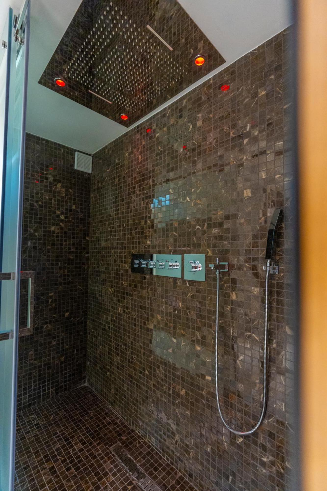Hotel Golden Palace شكودر المظهر الخارجي الصورة